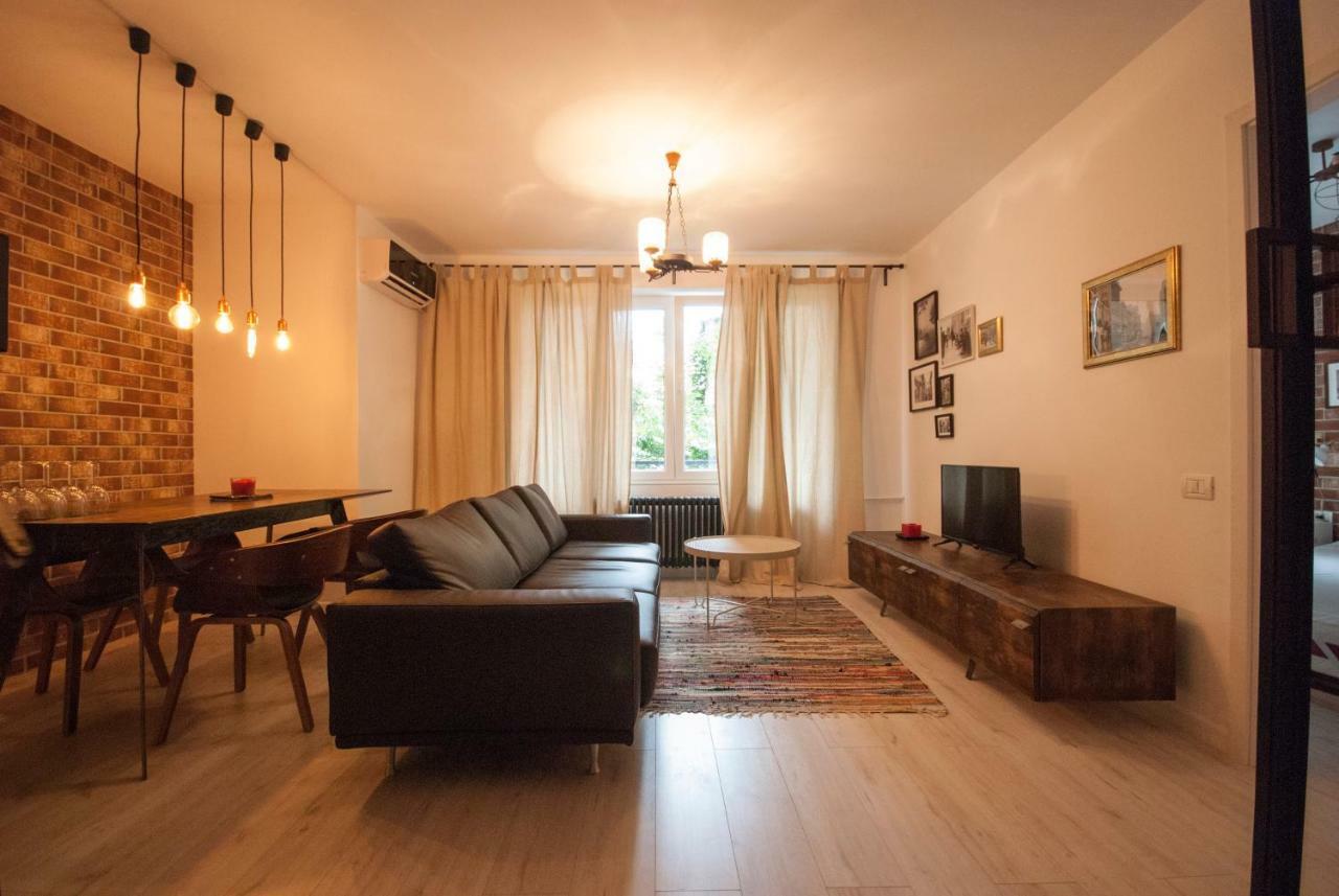 Retro Midtown Apartment Bucarest Esterno foto