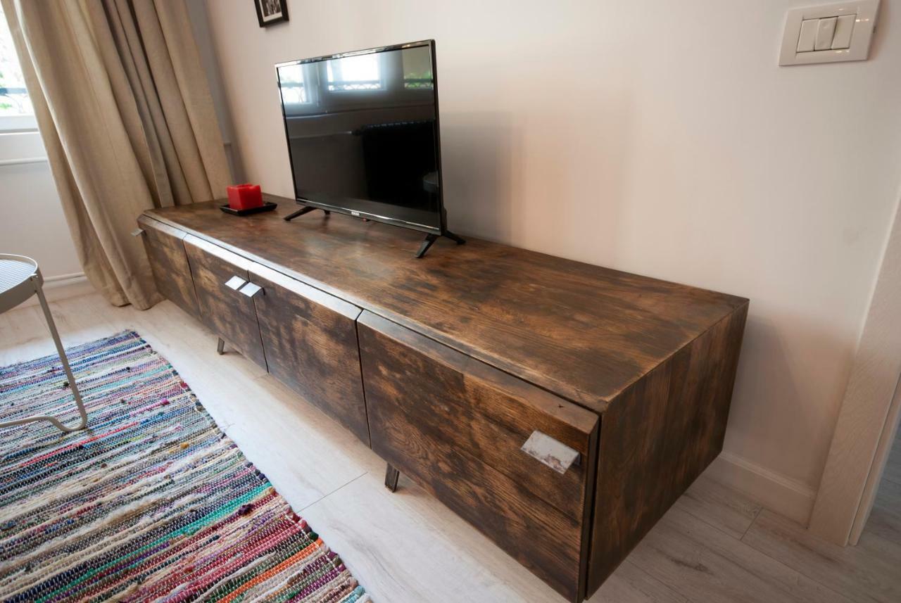 Retro Midtown Apartment Bucarest Esterno foto